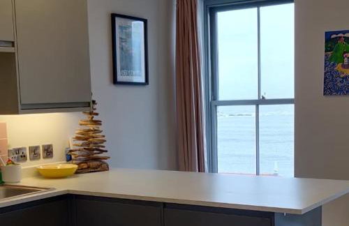 Luxury Sea View Apartment - One Bedroom - Foto 25