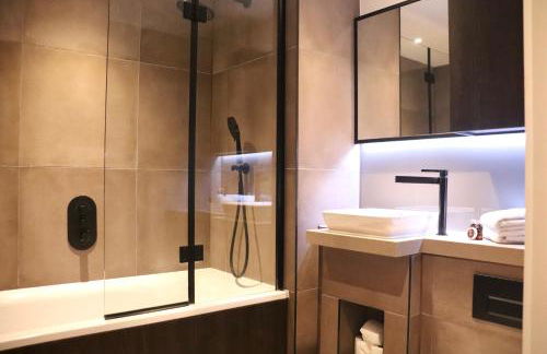 Luxury 2 Bed Apartment Vauxhall, Balcony, Sleeps 6, Central London - Open for Business stays, Long Stays, Families Relocating - Foto 4