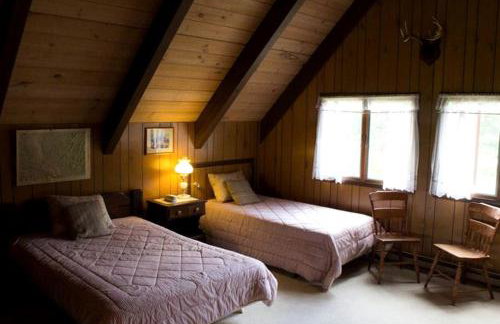 Bavarian-Style Chalet Rental with Adirondack Mountain Views in Indian Lake, New York - Foto 4
