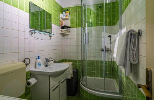 2 Bedroom Amazing Apartment In Split - Foto 12