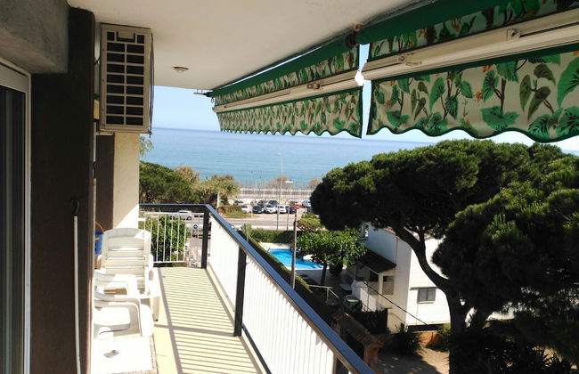 Apartamentos Llavaneras - Foto 1