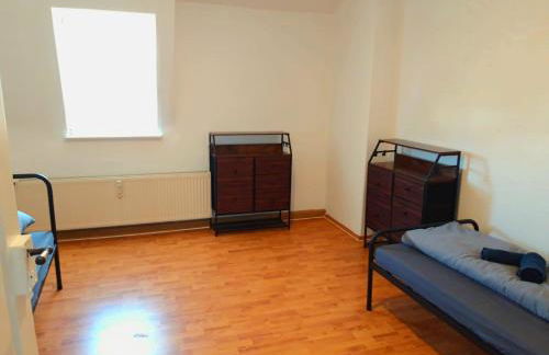 Seyfarthrooms - Crimmitschau 6 - zentrale Lage, gute Anbindung, voll ausgestattet - Foto 2