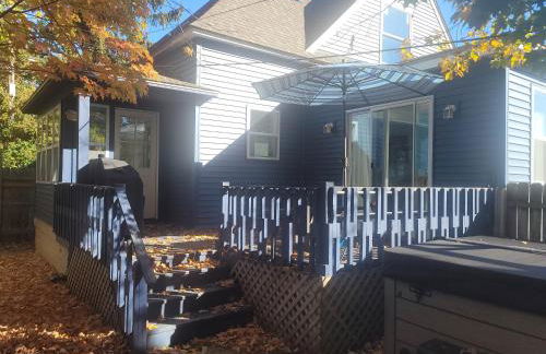 Restoration - Hot Tub, AC, and Great Location! - Foto 11