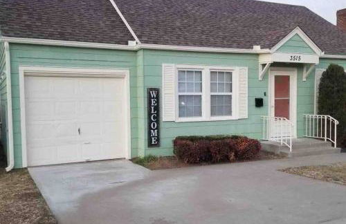 BLUE FLAMINGO'S CHARMING HOME-Heart of Tulsa2- Cherry St-Expo-11th - Foto 2