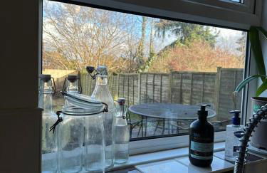 Cosy 2BR Home with Garden & Parking - Foto 22