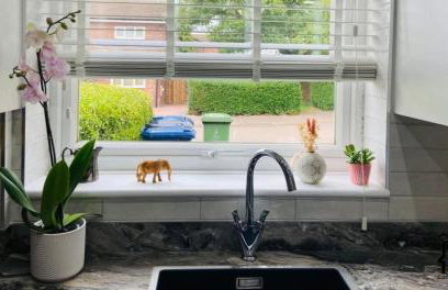 3 Bedroom House Garden Free Parking 15 min to centre 5 min to motorway - Foto 18