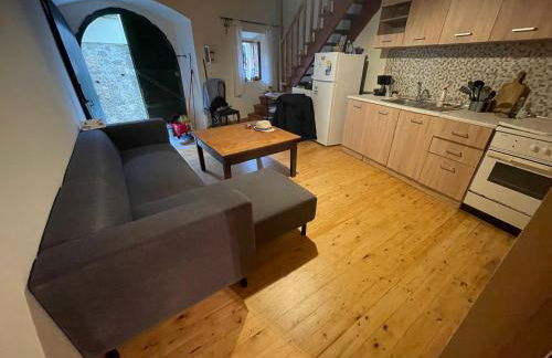 Country traditional house in Corfu village, Greece - Photo 3