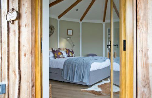 Nether Farm Roundhouses - Henmore Water & Sturston Winds with hot tubs - Bradley Wood no hot tub - Foto 17