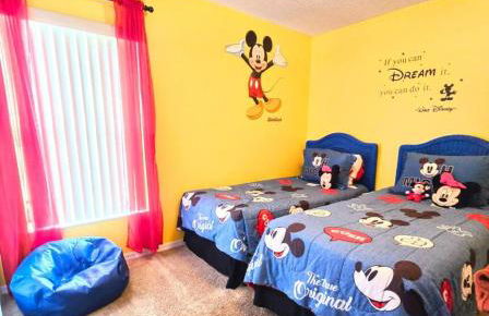 Joyful and Bright 4 Bedroom 3 Bathroom Pool Home - Foto 18