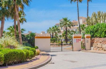 La Cala gorgeous 2 bedroom apartment with stunning gardens, pools and sea views - Photo 23