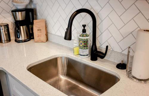 Sojourn's Harborage Jellyfish Suite Near Beach - Photo 35