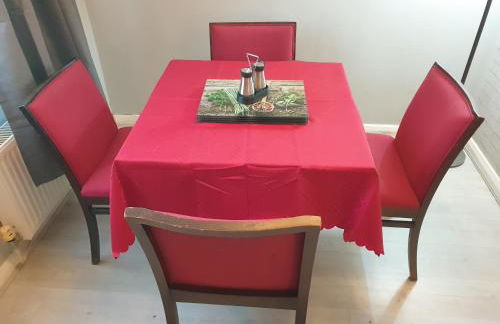 Spacious, Stylish Two-Bedroom Maisonette, Modern Amenities, Elegant Interiors - Foto 17