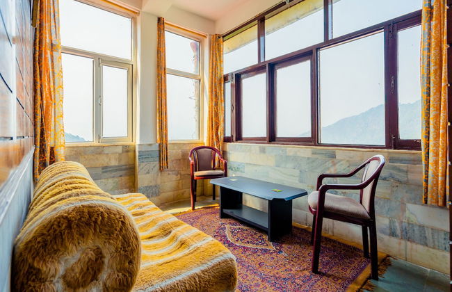 OYO 13693 Home Royal Wood 3BHK Mall Road - Foto 19