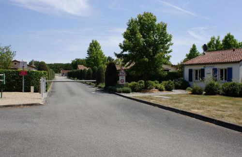 Villa in Parthenay with Bubble Bath - Foto 35