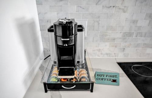 Modern 4 Bedroom -Kosher - Heated Pool - Game Room - Foto 5