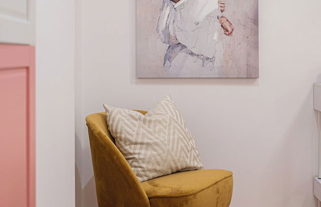 Designer 2-Bedroom Flat with Balcony & Full Amenities Steps from Piata Universitatii - Foto 6