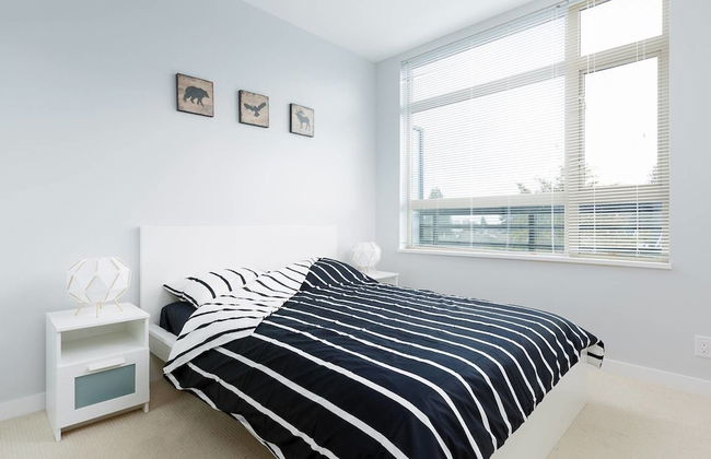 Surrey Center Cozy Condo - Photo 4