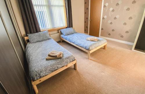 20min to Edinburgh City Centre Scotland Gateway - Photo 15