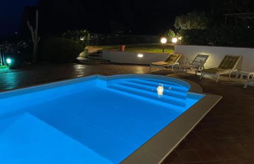 Pool & Panoramic Villa - 9 mins city center - Foto 32