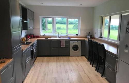 Sleeps 18 Double Decker Bus Hot Tub Sauna Cinema Pets - Foto 35