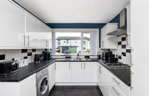 2 Bedroom House-Free Parking - Photo 5