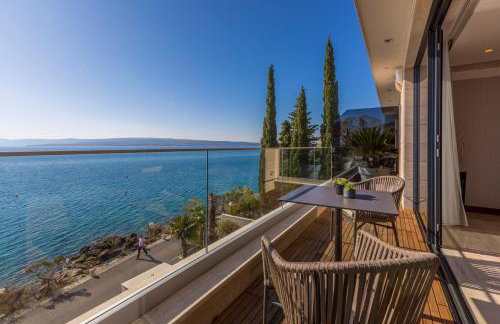BEACH FRONT VILLA FRAN - DELUXE PENTHOUSE SUITE with private pool - Foto 39