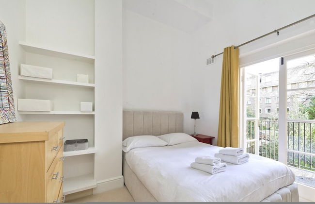 Bright one Bedroom Apartment With Balcony in Maida Vale by Underthedoormat - Foto 3