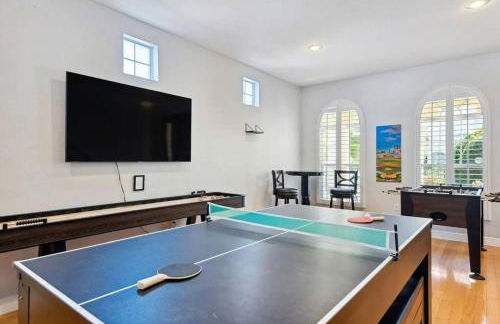 Tampa Private Large House, Game Room & Backyard - Sleeps 12, 4bdr, 3bth, Quiet Community, Near Everything in Tampa & St Pete - Foto 23