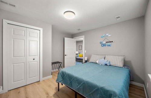 Lakeside Bliss 2BR, 1BA with All Modern Comforts - Foto 30