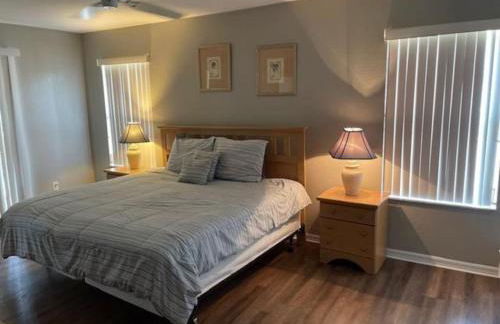 Charming 4 bed 3 bath Townhome - Foto 12