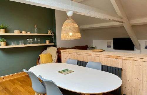 Stylish & Spacious Town Centre Duplex Apartment - Photo 4