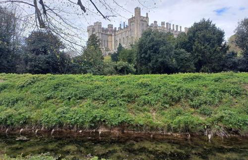 Arundel Central Apartment with parking - Foto 9