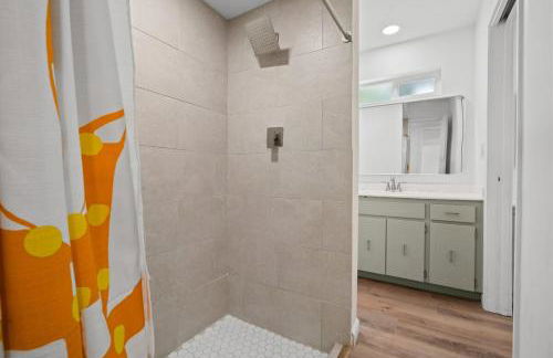 Modern 5BR Retreat l Cozy l Spacious Work-Friendly - Foto 17