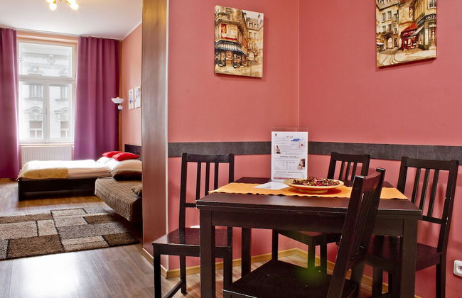 Royal Court Apartments - Photo 29