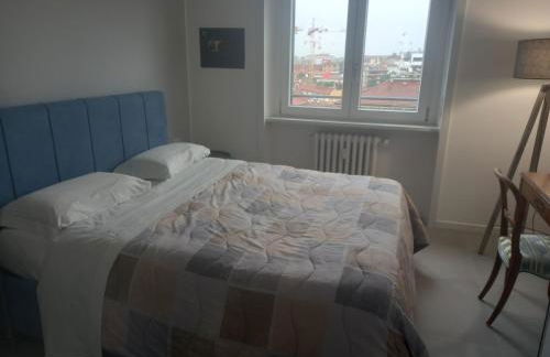 HOME SUITE HOME with FREE PARKING GARAGE - CON PARCHEGGIO INCLUSO nuovo con 2 camere da letto e due bagni - new apartament with 2 bdrooms 2 bathrooms- jellow SUBWAY METRO gialla Porta Romana 3 stops to Duomo - Foto 24