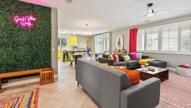 Kaleidoscope by Avantstay Colorful Escape + Pool - Foto 4, Innenbereich