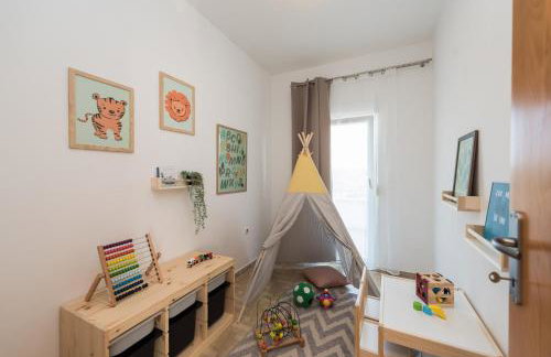 Villa Petra s bazenom, roštiljem i parkingom - Foto 6