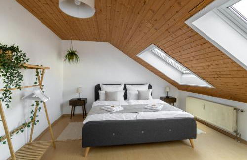 Cozy Holiday Home - Photo 3