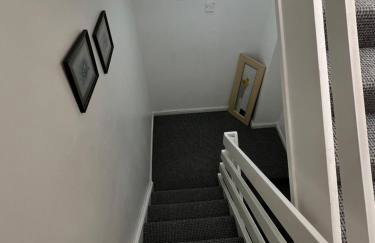 Luxury 4 Bed 3 bath 6 mins from City Renter - Photo 31