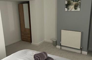 3 bedroom Home in chesterfield with front and back gardens - Foto 7