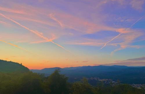 NEW LISTING, Near Yosemite South Gate entrance and town, King bed, Hot Tub, BBQ, Firepit & Mountain Views - Foto 2