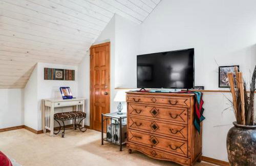 Mountain Condo w Views, Balconies and Fireplace - Foto 17