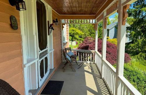 Historic 1818 Riverfront Cottage - Foto 17