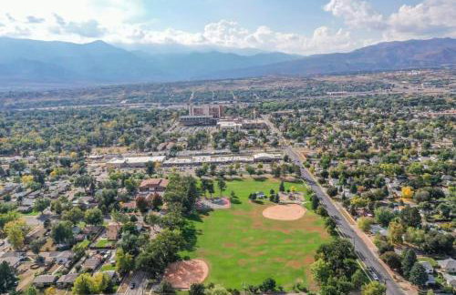 Stir Crazy! Bike Trails, Dogs OK, Food & Nightlife - Foto 60