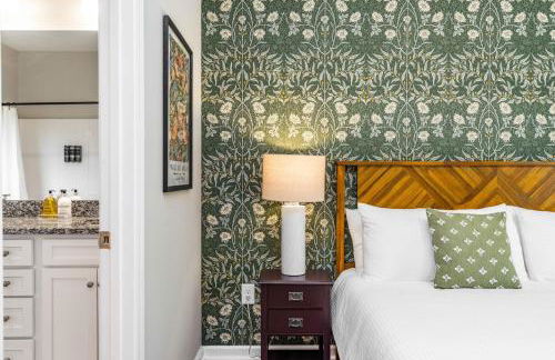 Charming 5bd - BBQ - Deck- 4mins Duke University - Photo 22