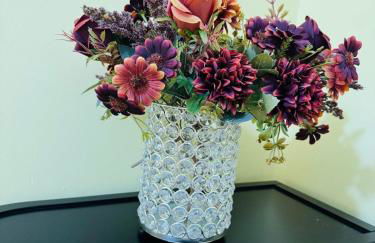 Luxury 2-Bed Apartment,Office with Built-In TV King Bed, Private Entrance and free Parking - Foto 35