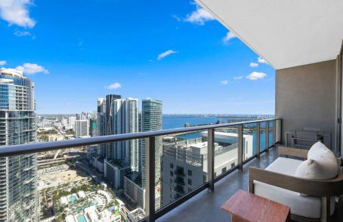 On The 49th Floor! Condo on Highest & Free Parking - Foto 10