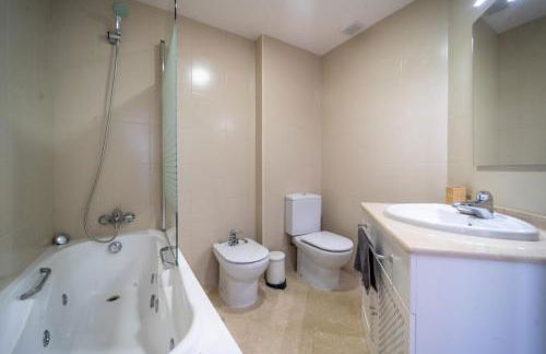 Exclusive 2 Bed 2 Bath Penthouse with Golf Views - DE2332EV - Foto 21