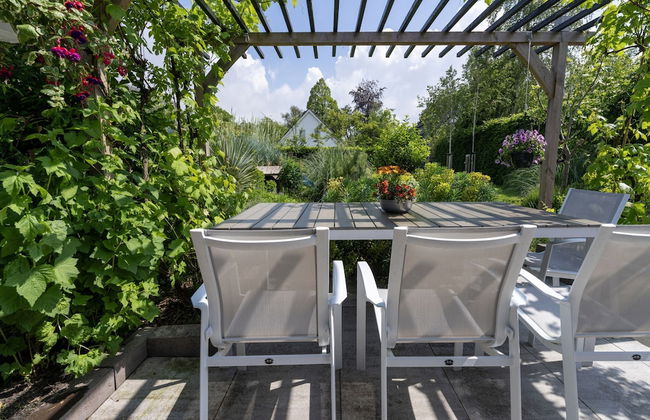 Holiday Home With Bubble Bath - Photo 36