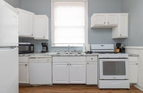 The Sunny Southern Manse Back Walk Downtown - Foto 4